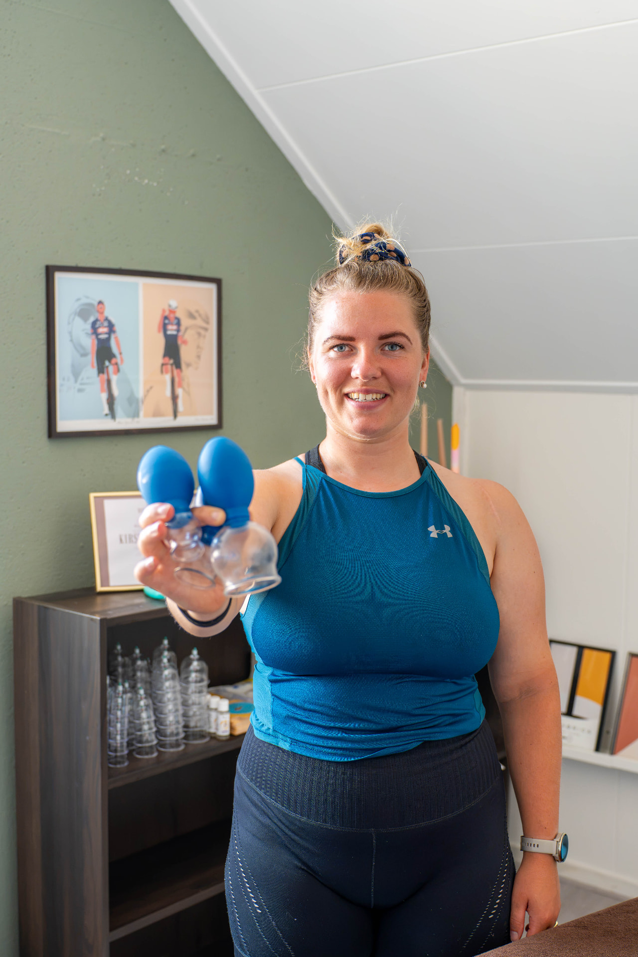Kirsten with cupping cups at the Cyclingwomen Practice in Raalte
